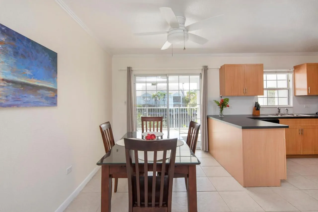 Tatil Evi Snug Harbour View Condo #9 George Town
