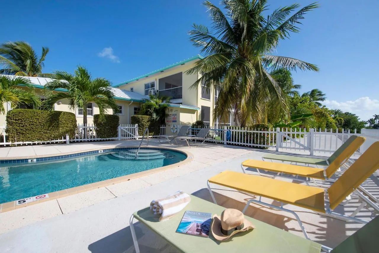 Snug Harbour View Condo #9 George Town Tatil Evi