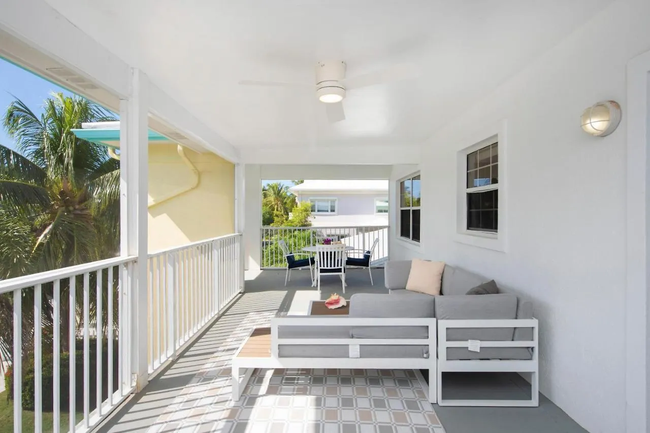 Snug Harbour View Condo #9 George Town Tatil Evi