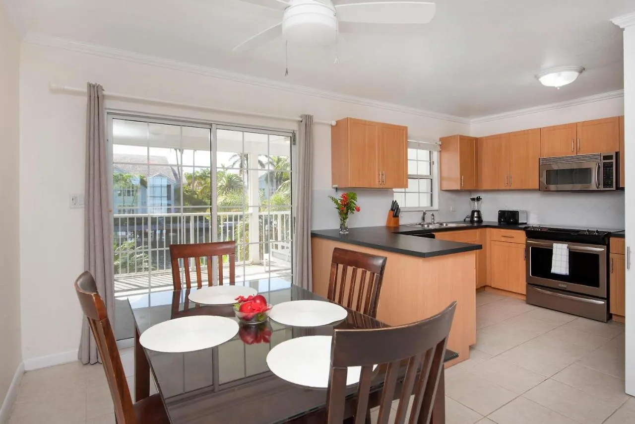 Snug Harbour View Condo #9 George Town Tatil Evi