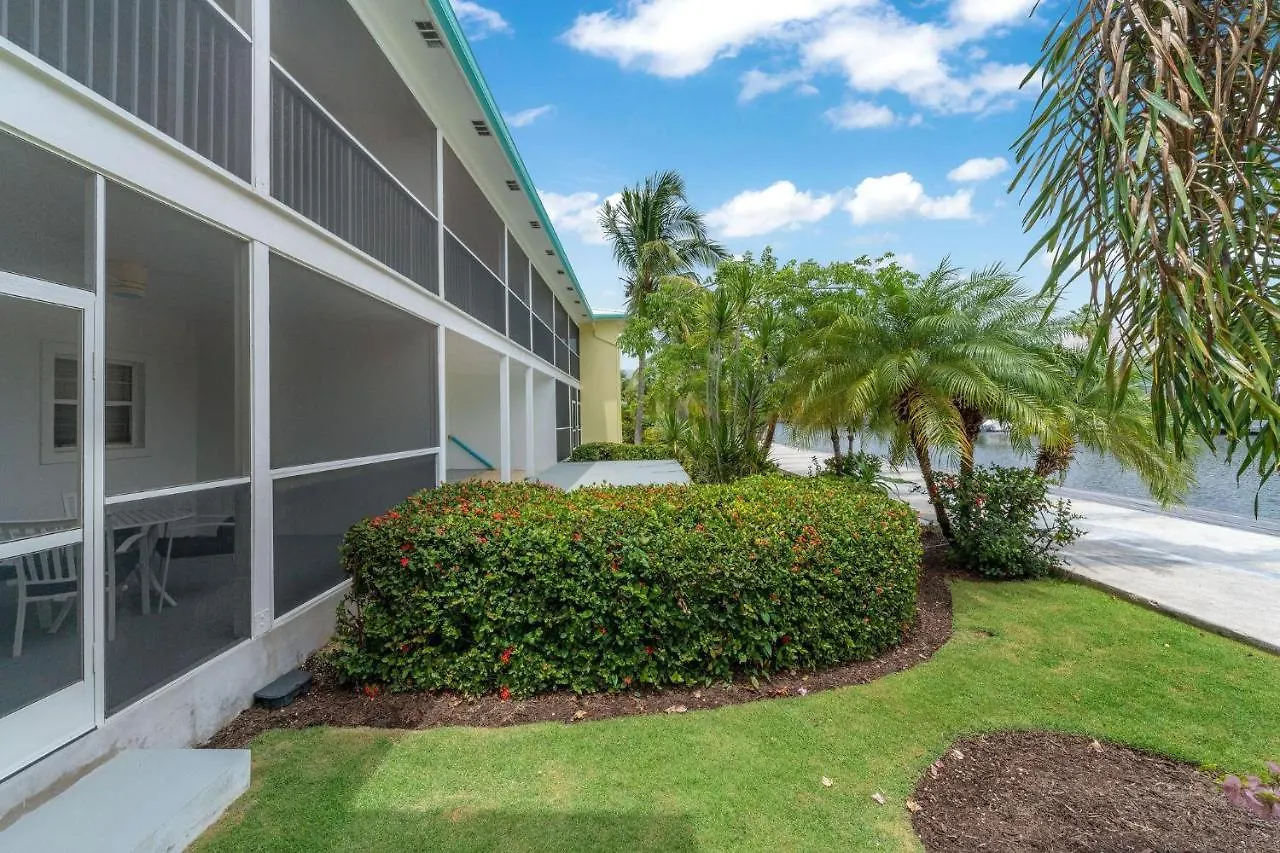 Snug Harbour View Condo #9 George Town Tatil Evi