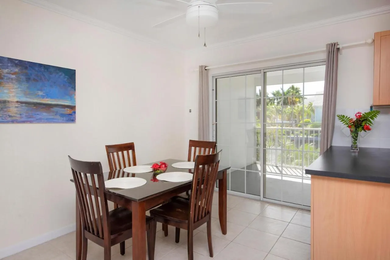 Tatil Evi Snug Harbour View Condo #9 George Town