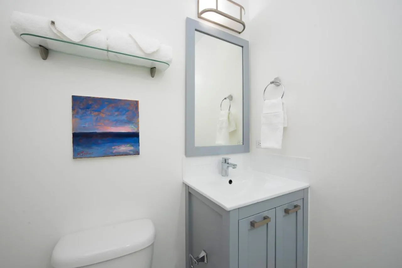 Snug Harbour View Condo #9 George Town Tatil Evi